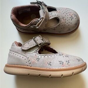 Stride Rite - Mary Jean sensory technology